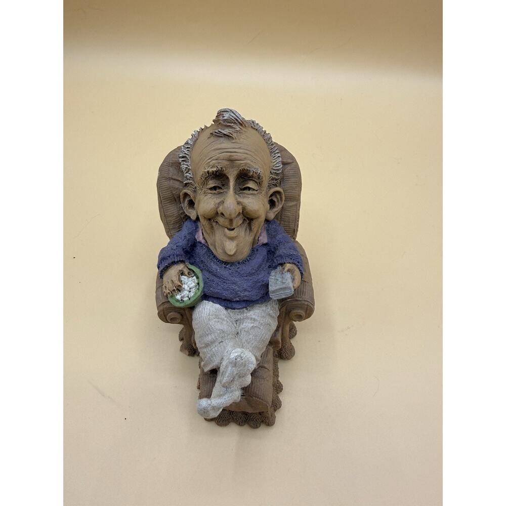 Vintage 1988 Flambro Floyd Recliner Figurine Popcorn TV Remote Caricature